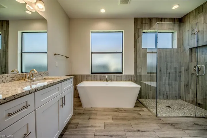203 Sw 14th Ave, Cape Coral, Florida 33991