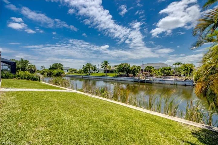 203 Sw 14th Ave, Cape Coral, Florida 33991