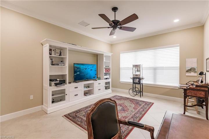 Notice all the light that filters into this space throughout the day?  Just think.....if you get told to "go to your room", their could certainly be worse consequences for your bad behavior!