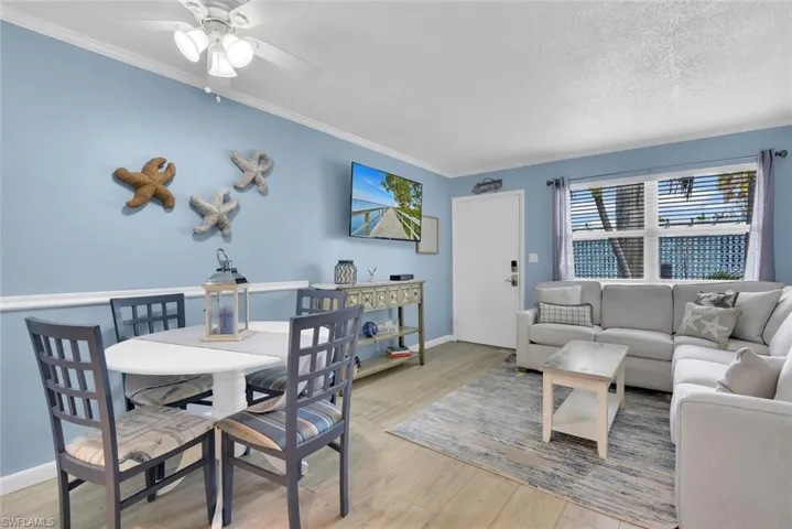 1295  Gulf Shore S BLVD, Naples, FL 34102