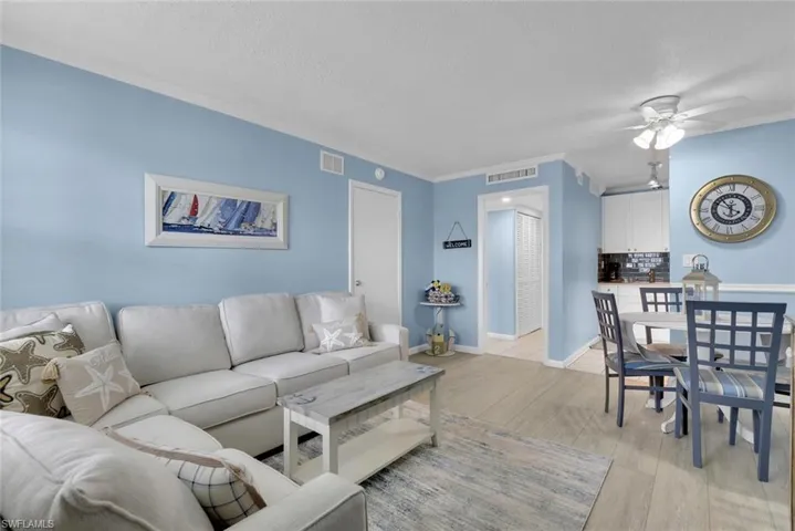 1295  Gulf Shore S BLVD, Naples, FL 34102