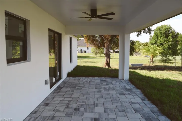 View of patio / terrace with ceiling fan