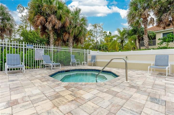 Community Hot Tub/Spa