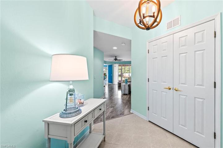 Front Hallway Entry