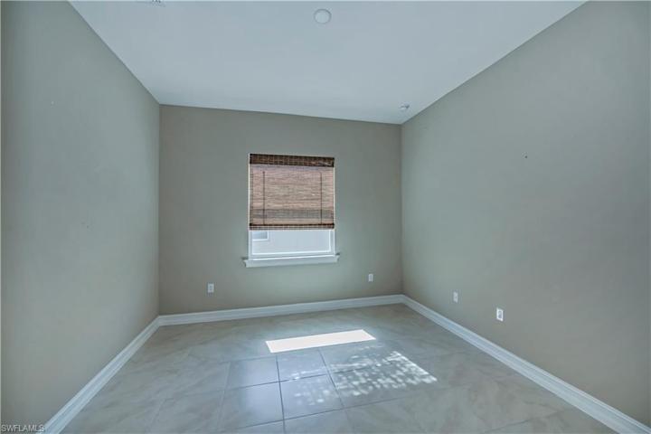 Den or Office/Flex Space