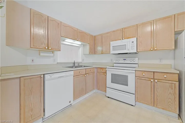 7718  Jewel  LN, Naples, FL 34109