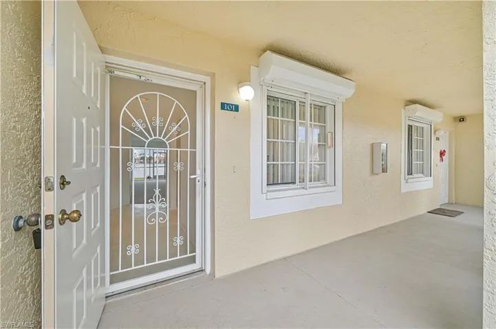 7718  Jewel  LN, Naples, FL 34109