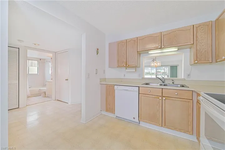 7718  Jewel  LN, Naples, FL 34109