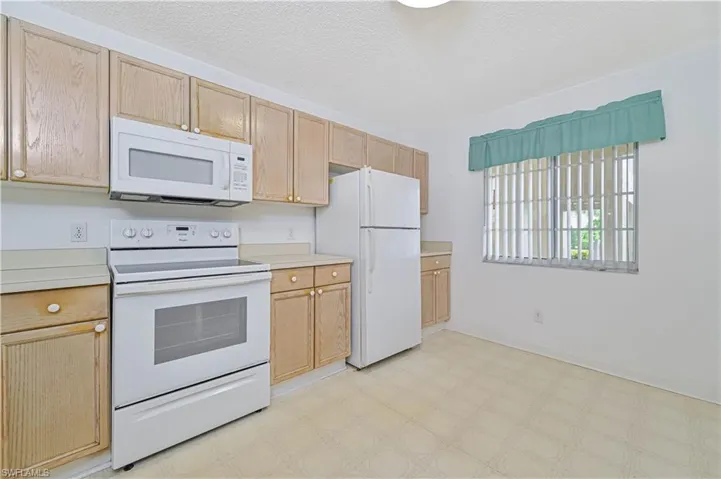 7718  Jewel  LN, Naples, FL 34109