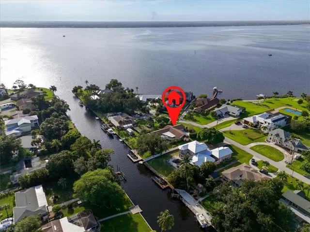 1812 Coral Cir, North Fort Myers, Florida 33903