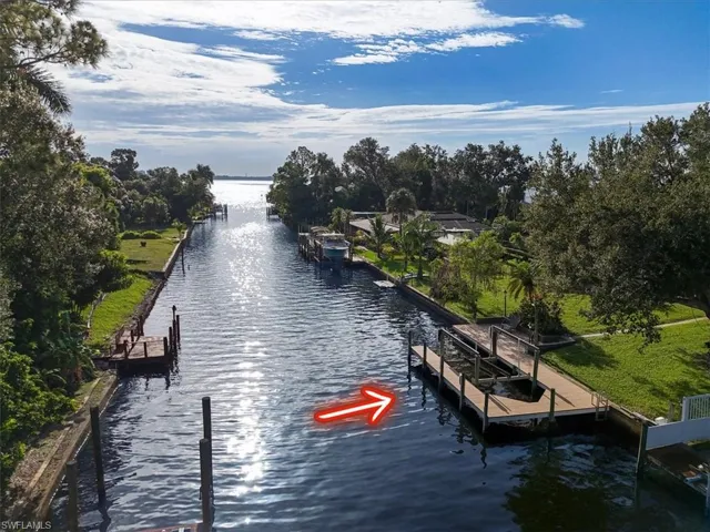 1812 Coral Cir, North Fort Myers, Florida 33903