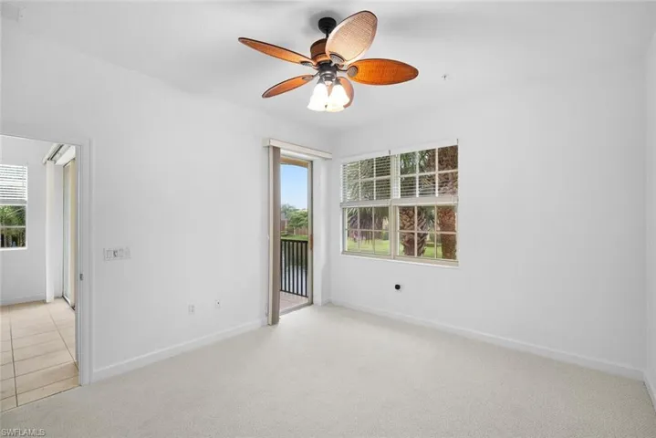 MASTER SUITE w/ BRAND NEW CARPETING