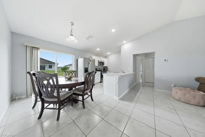 132 Ne 16th Ter, Cape Coral, Florida 33909