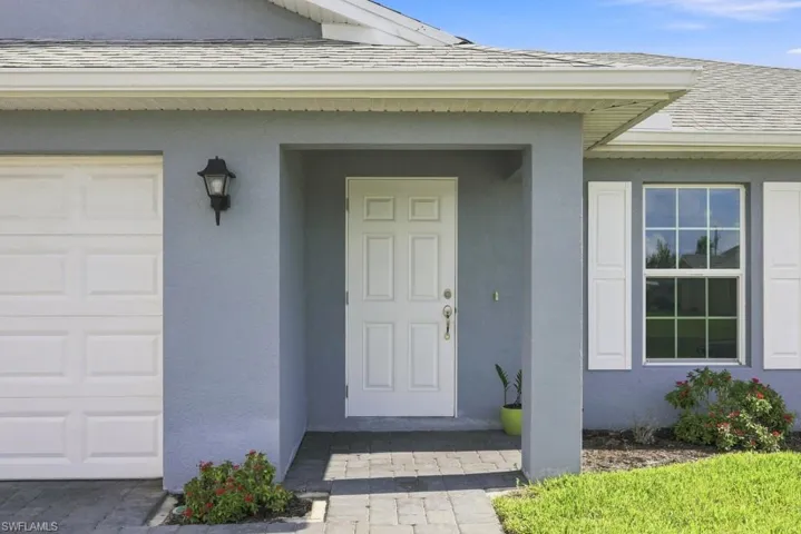 132 Ne 16th Ter, Cape Coral, Florida 33909