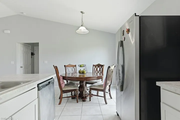 132 Ne 16th Ter, Cape Coral, Florida 33909