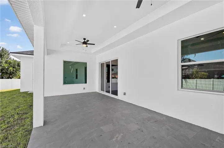 407 Sw 29th Pl, Cape Coral, Florida 33991