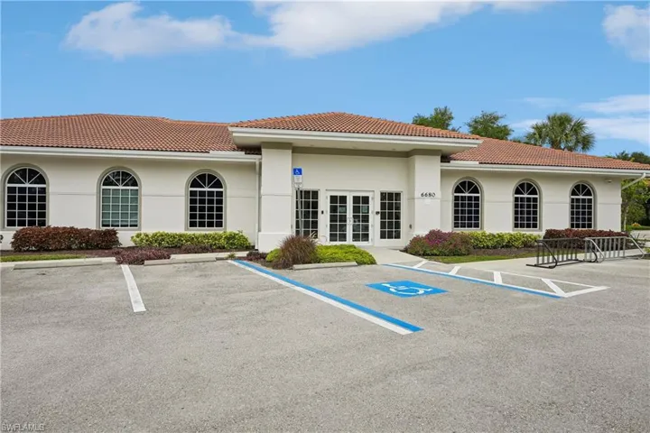 309  Harvard  LN, Naples, FL 34104