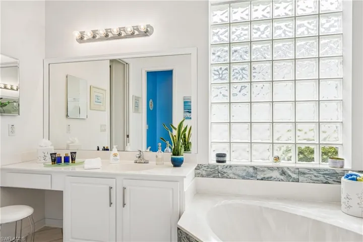 309  Harvard  LN, Naples, FL 34104
