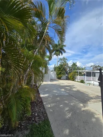 5650 Red Bird Ln, Fort Myers, Florida 33908