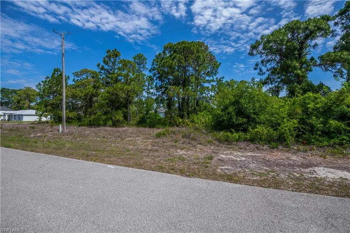 849  Campbell E ST, Lehigh Acres, FL 33974