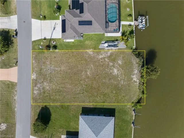 415 Ne 8th Ter, Cape Coral Fl 33909