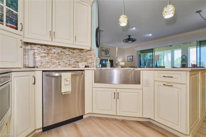 8838 Middlebrook Dr, Fort Myers, Florida 33908