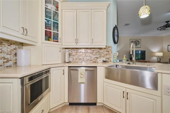 8838 Middlebrook Dr, Fort Myers, Florida 33908