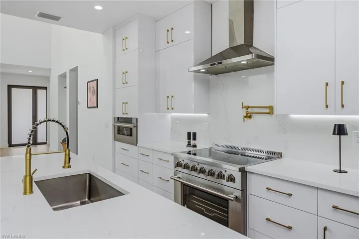 3384 Canal St, Naples, Florida 34112