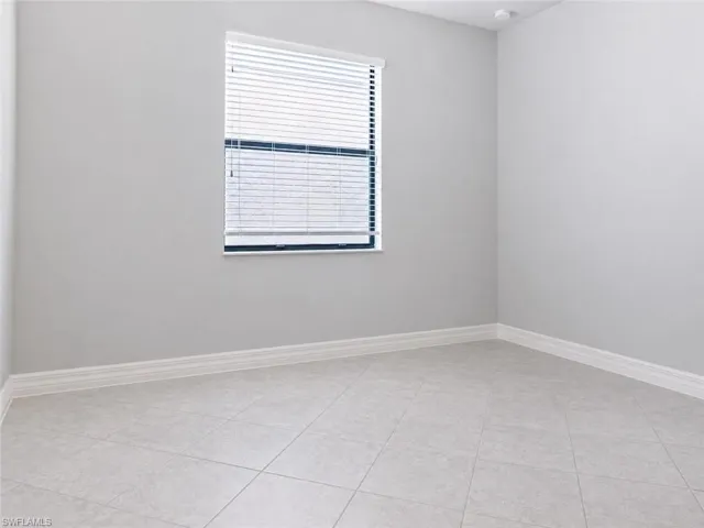 4384 Aurora St, Naples, Florida 34119