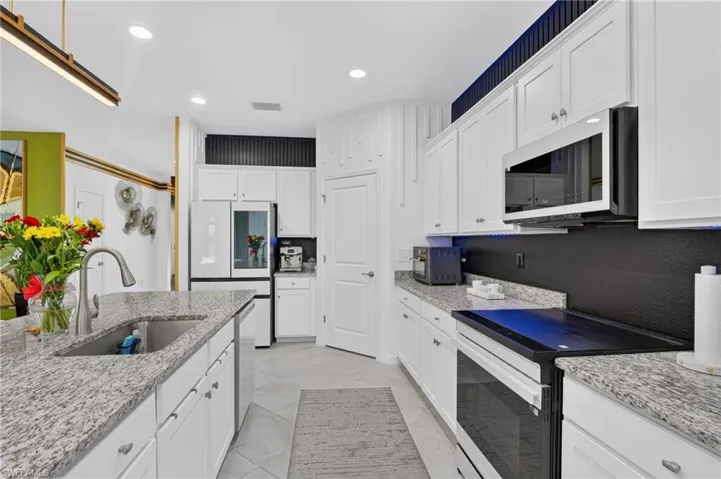 3952 Sweet Alyssum Ter, Alva, Florida 33920
