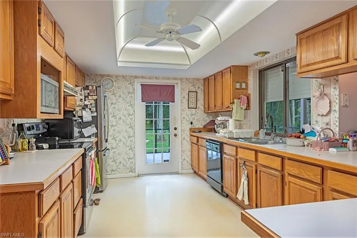 6040 Lancewood Way, Naples, Florida 34116