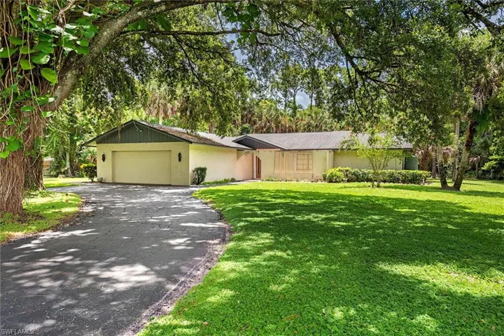 6040 Lancewood Way, Naples, Florida 34116