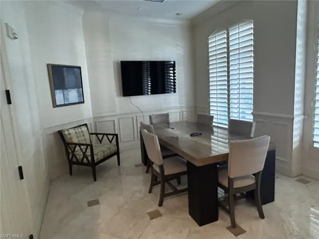 There are 2 conference rooms which may be used by tenants in complex