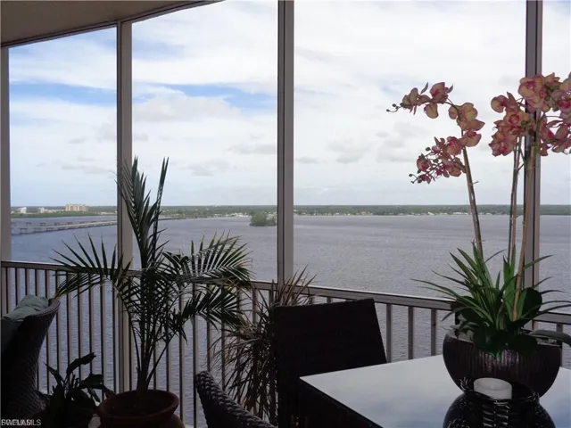 Your Lania has fantastic views!