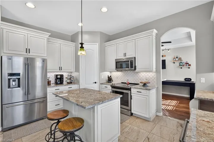 2659 Amber Lake Dr, Cape Coral, Florida 33909