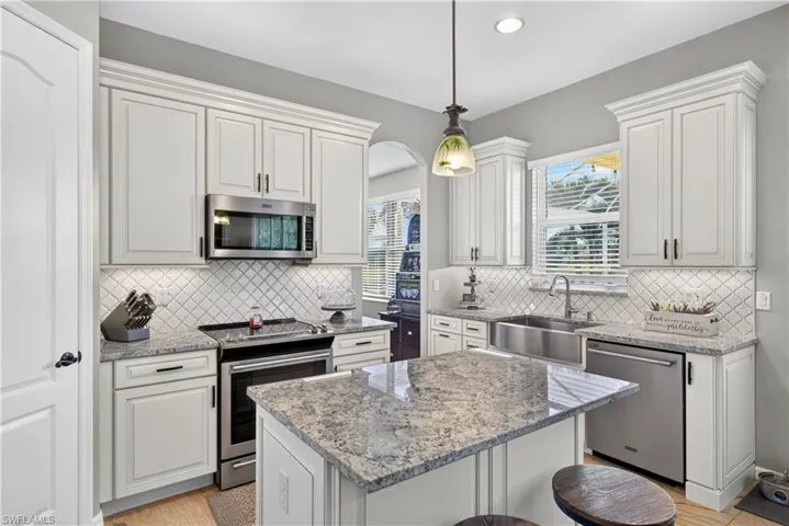 2659 Amber Lake Dr, Cape Coral, Florida 33909