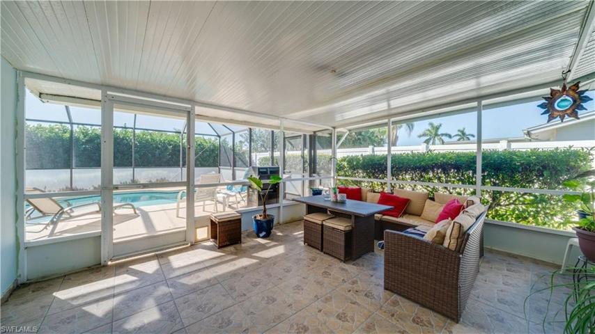 Lanai Sitting Area