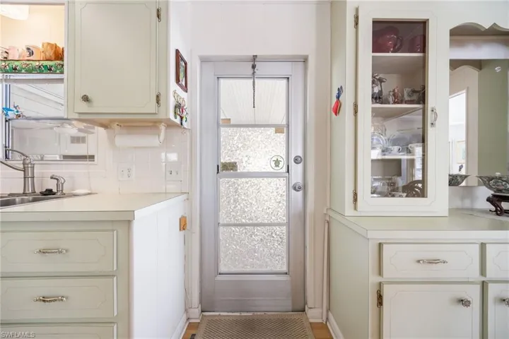 Entryway featuring a sink