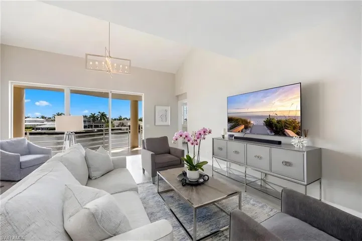 4530 Gulf Shore Blvd N 2-212, Naples, Florida 34103