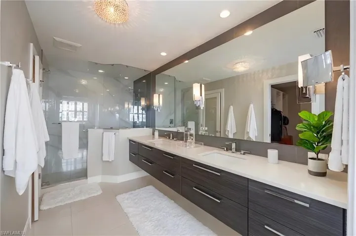 4530 Gulf Shore Blvd N 2-212, Naples, Florida 34103