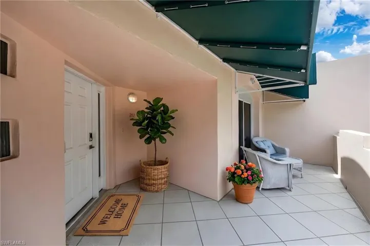 4530 Gulf Shore Blvd N 2-212, Naples, Florida 34103