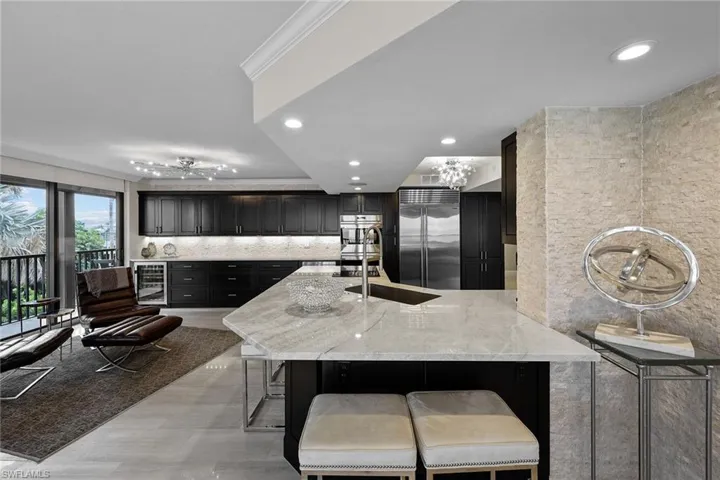 9653  Gulf Shore  DR, Naples, FL 34108