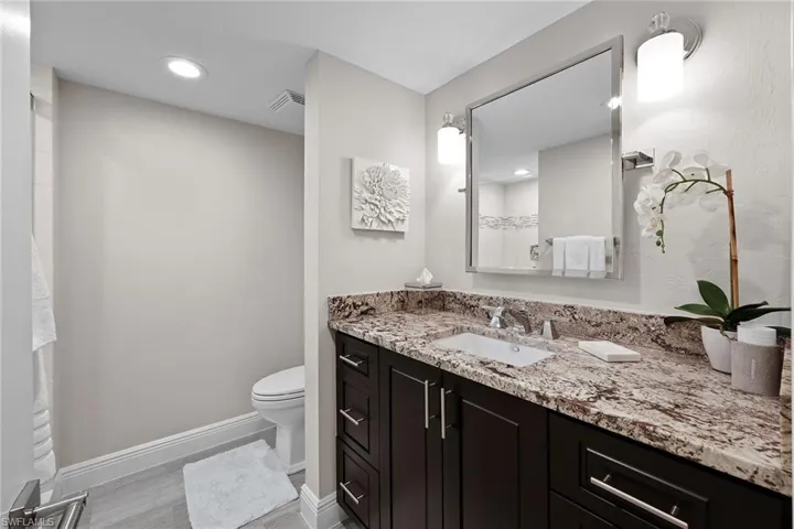 9653  Gulf Shore  DR, Naples, FL 34108