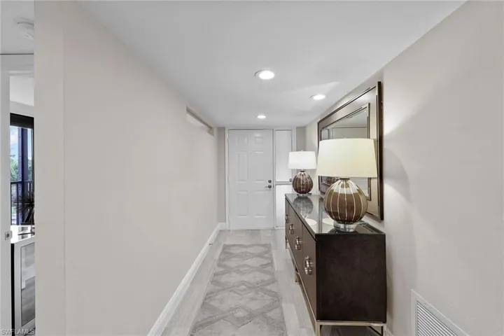 9653  Gulf Shore  DR, Naples, FL 34108