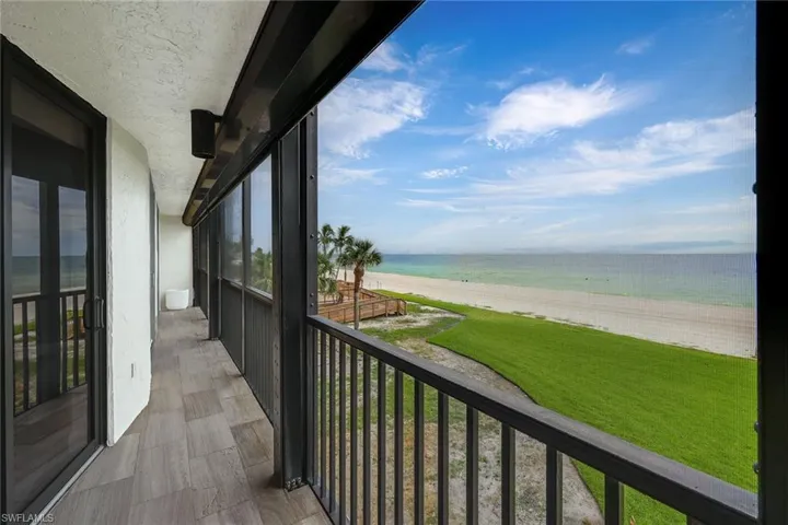 9653  Gulf Shore  DR, Naples, FL 34108