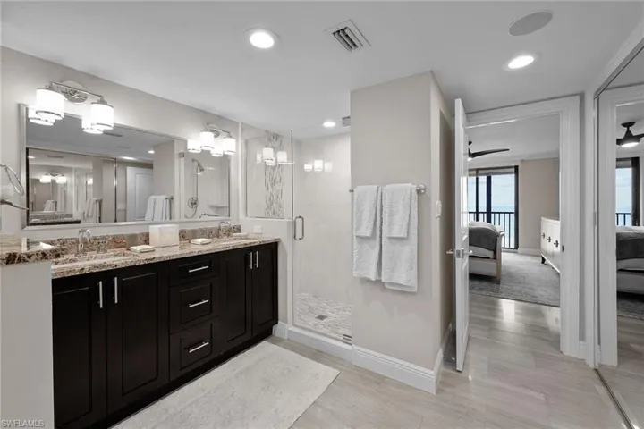 9653  Gulf Shore  DR, Naples, FL 34108