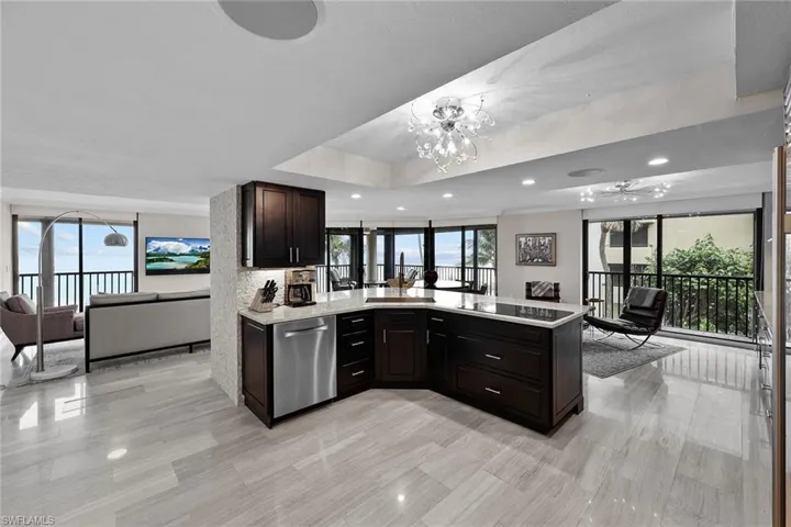 9653  Gulf Shore  DR, Naples, FL 34108