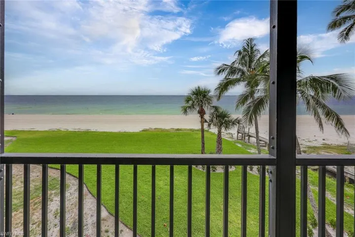 9653  Gulf Shore  DR, Naples, FL 34108