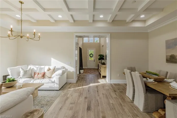 6332  Indies  AVE, Naples, FL 34113