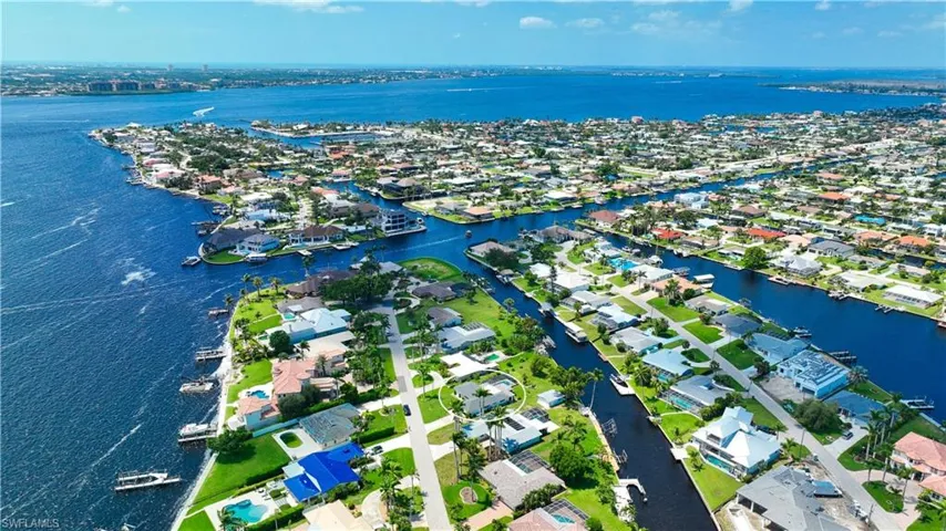 5330  Nautilus  DR, Cape Coral, FL 33904